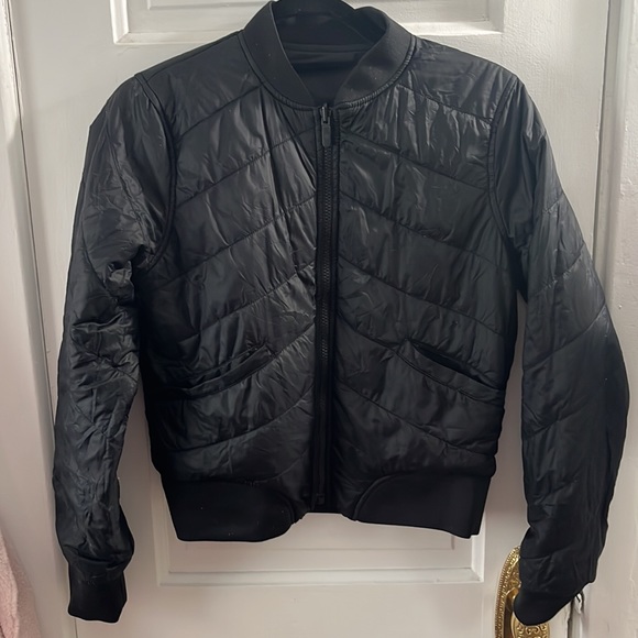 Lululemon reversible non-stop bomber insulated - Picture 4 of 9